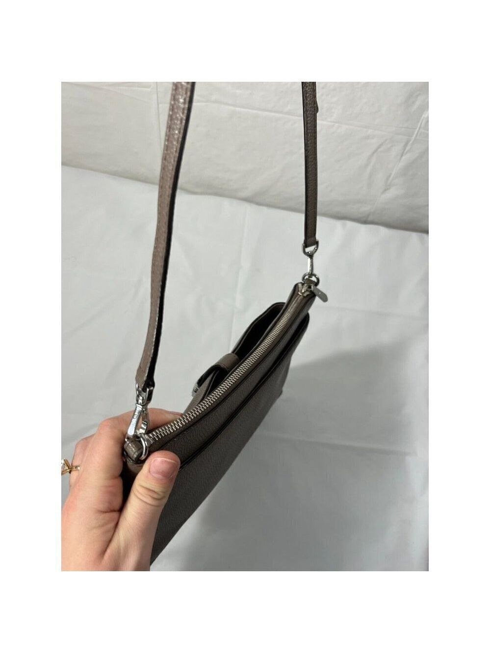 Michael Kors Mercer Large Snap Pocket Crossbody taupe - Picture 12 of 16